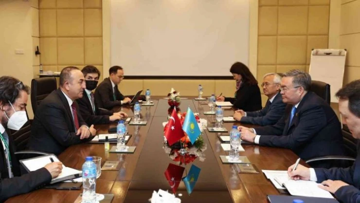 Dışişleri Bakanı Çavuşoğlu, Kazakistanlı mevkidaşı Tileuberdi ile görüştü