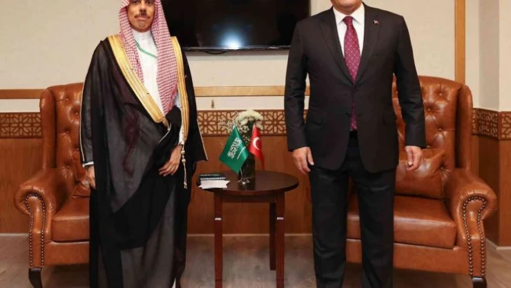 Dışişleri Bakanı Çavuşoğlu, Suudi Arabistan Dışişleri Bakanı Farhan ile görüştü