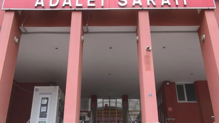 Duruşmada ayakta duramayınca hakim dayanamadı