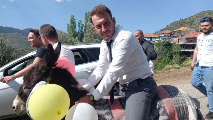 Düz kaşıkla asfalttan yumurta toplattırılan damadın başına gelmeyen kalmadı