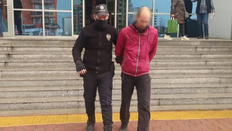 El ele hırsızlık yapan çift son işlerinde yakayı ele verdi