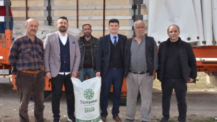 Elbistan'daki arıcılara 25 ton 'besleme şekeri' desteği