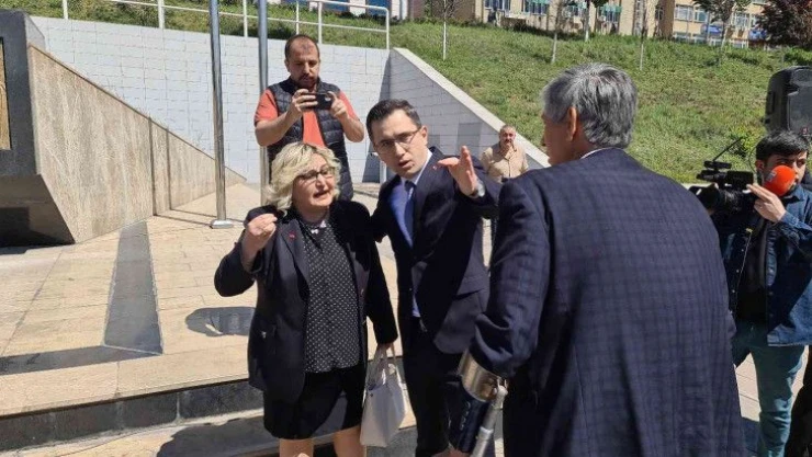 Engelliler Haftası'nda çelenk sunumu krizi