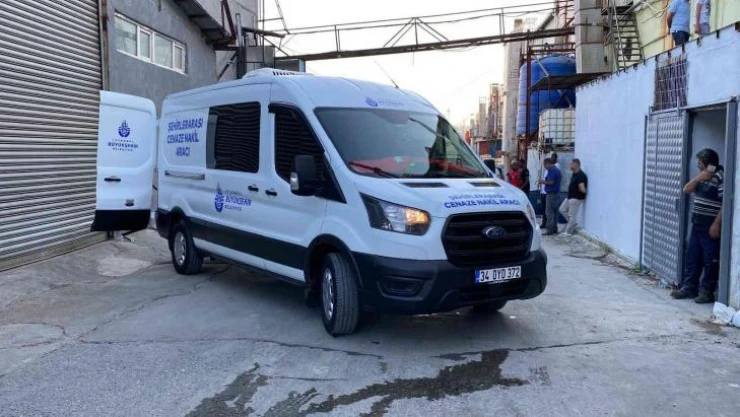 Esenyurt'ta iş makinesine kolunu kaptıran yabancı uyruklu şahıs hayatını kaybetti