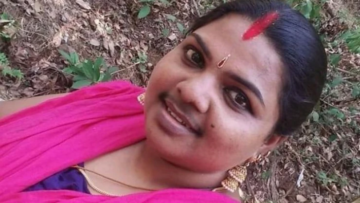 Hindistan'da bıyık bırakan kadın: 'Onsuz yaşamayı hayal edemiyorum'