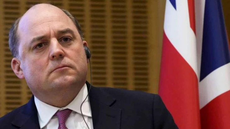 İngiltere Savunma Bakanı Wallace: Putin, kısa boy sendromlu bir deli