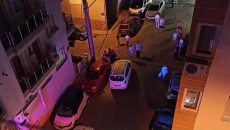 İzmir'de erkek arkadaşı tarafından silahla vurulan kadın yaralandı