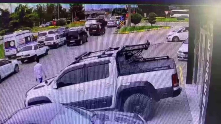 Kırmızı ışık ihlali kazayı beraberinde getirdi