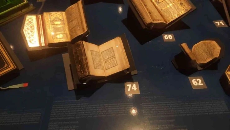 Kültür ve Turizm Bakanı Mehmet Nuri Ersoy AKM'de 'Kutsal Risâlet' sergisini gezdi