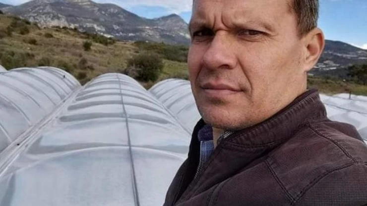 Kumluca'da iki otomobil çarpıştı: 1 ölü 6 yaralı