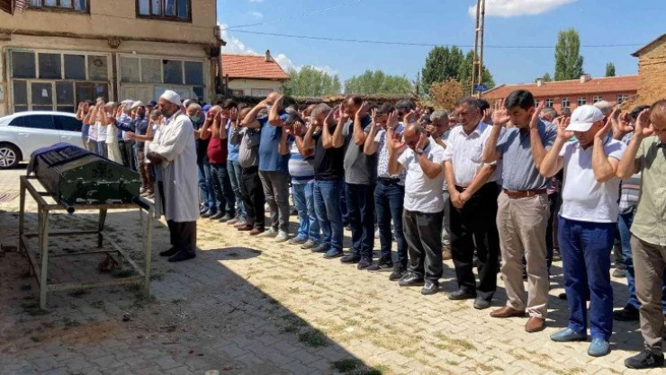 Lösemiden hayatını kaybeden genç doktora acı veda