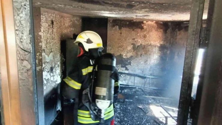 Marmaris'te meydana gelen iki yangın korkuttu