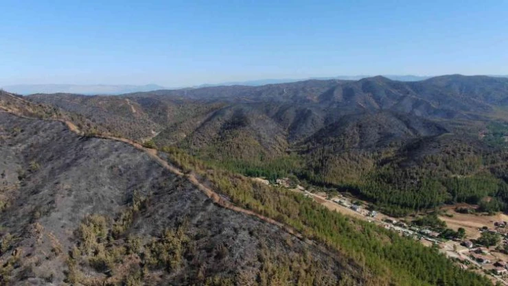 Marmaris'te yanan yerler havadan görüntülendi