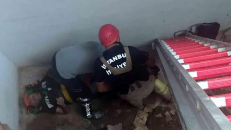 Mermer kaplama yaptığı merdiven çöktü, üzerinde çalışan işçi ayağını kırdı