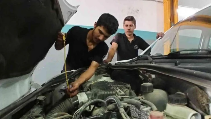 Mesleki eğitimdeki düzenleme esnafın yüzünü güldürdü: Çırak, kalfa ve usta sayıları bir yılda arttı