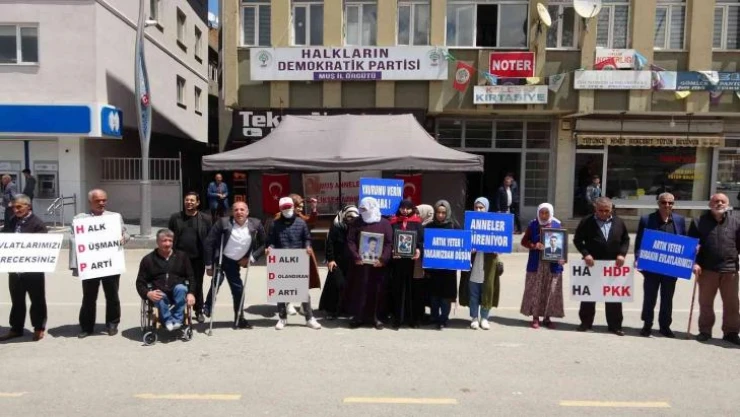 Muş'ta bedensel engellilerden evlat nöbetindeki annelere destek