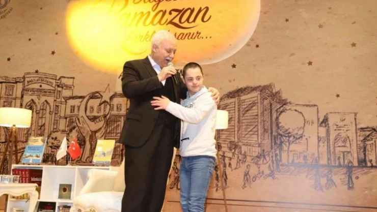 Nihat Hatipoğlu, Bağcılar'da Ramazan ayı etkinliklerine misafir oldu