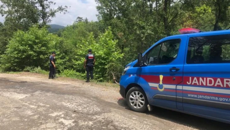 Ortağını pompalı tüfekle vurdu, cansız bedenini ormanlık alana bıraktı