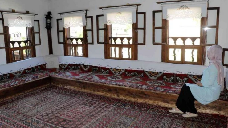 Osmanlı'nın yaşama biçimini yansıtan Kaymakamlar Evi tarihi dokusunu koruyor