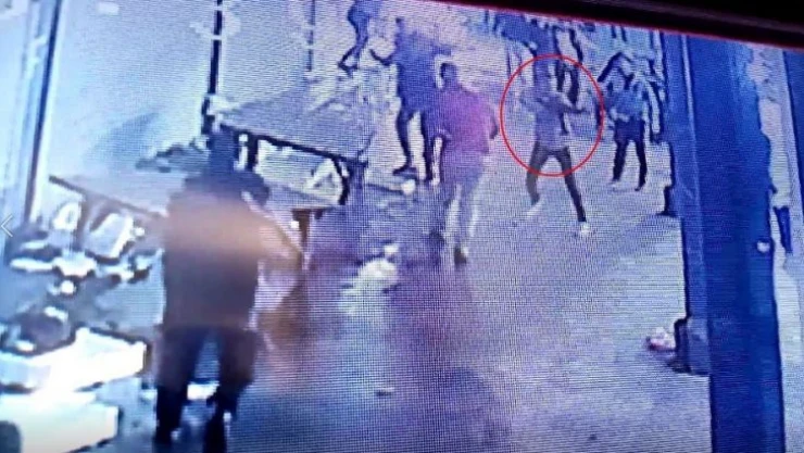 Pazar yerinde pompalı dehşeti kamerada