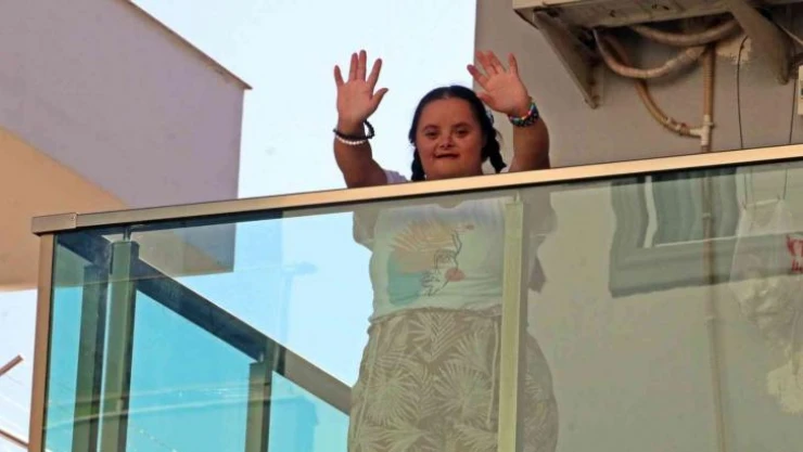 Polisten 'mutluluk' anonsu