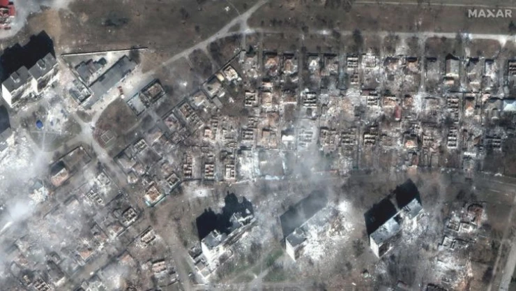 Rus bombardımanı altındaki Mariupol'deki yıkım görüntülendi