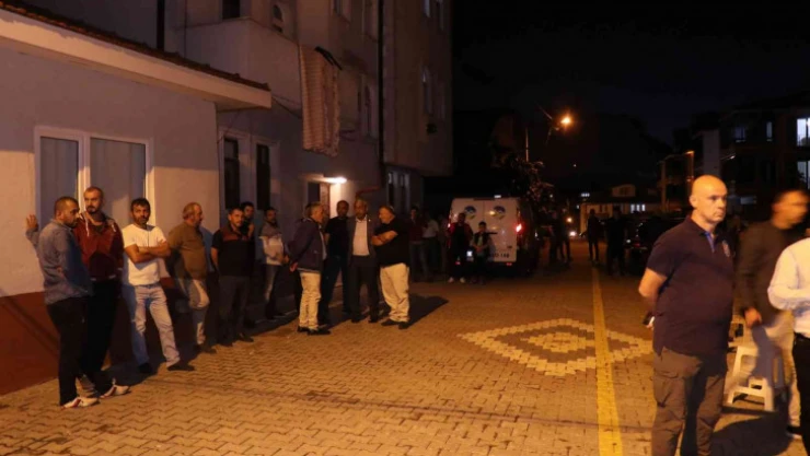 Safitürk'ün acı haberini alan yakınları evinin sokağını doldurdu