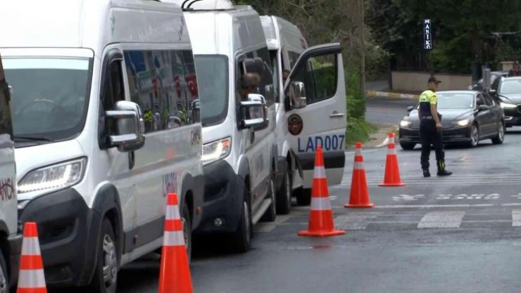 Sarıyer'de jandarmadan okul servisi denetimi