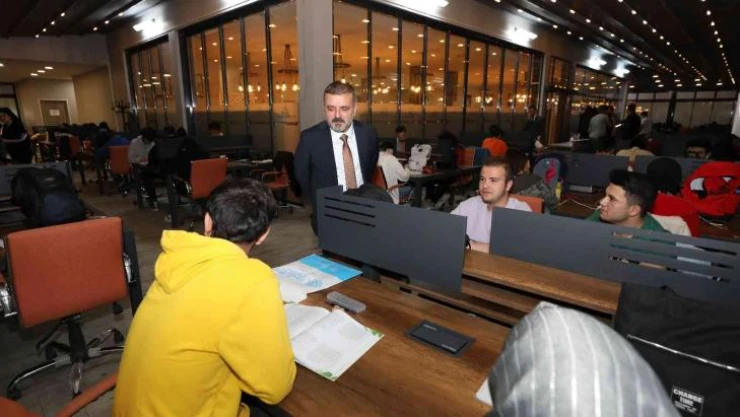 Sincan Millet Kıraathanelerinde gençler için KPSS provası