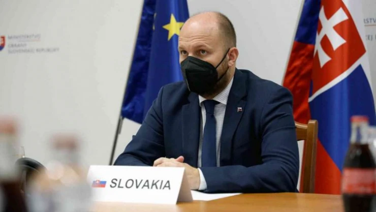 Slovakya, sınırdaki Ujgorod Havalimanı'na saldırı ihtimalinden dolayı endişeli