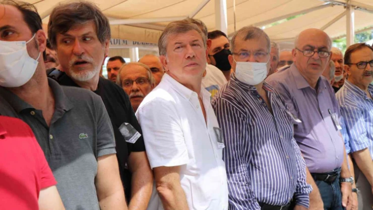 Tanju Çolak'tan babasına son görev