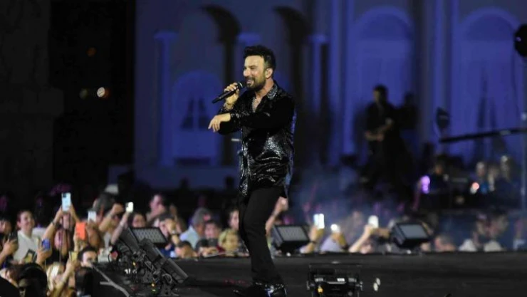 Tarkan, yüzbinlerce İzmirliyi coşturdu