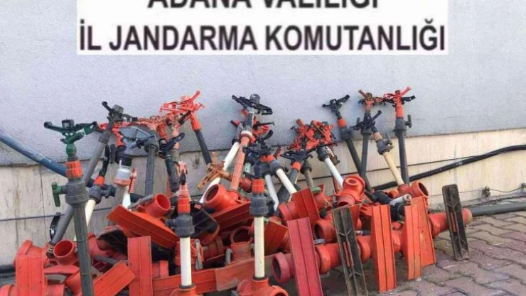 Tarlalardan sulama fıskiyelerini çalan 2 kişi yakalandı