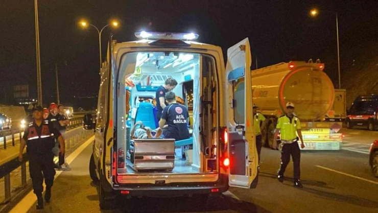 TEM'de kamyonet ile hafif ticari araç çarpıştı: 7 yaralı
