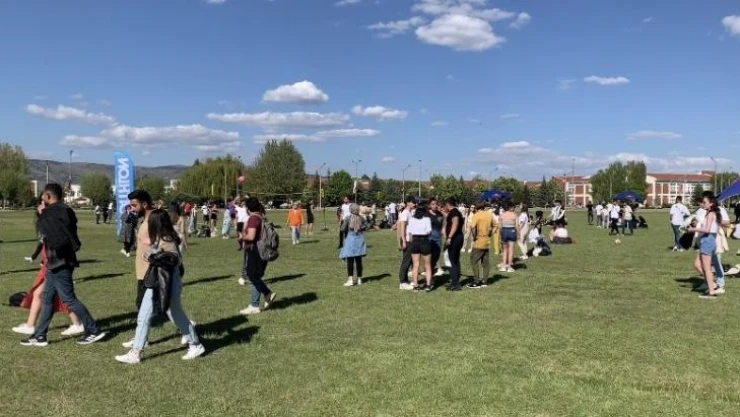 Valilik etkinlikleri yasakladı, ESTÜ festivali iptal etmedi