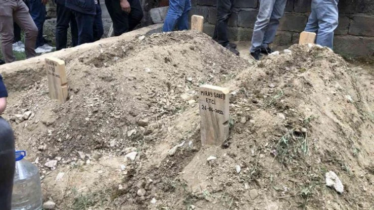 Yeni evli çift balayından memleketine tabutla döndü