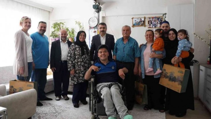 Yıldırım'ın en özel zabıtasına başkan Yılmaz'dan bayram ziyareti