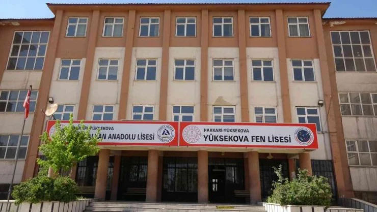 Yüksekova 'Fen Lisesi'ne kavuştu