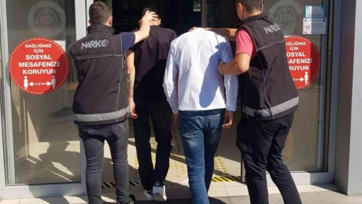 Yunus polisinden iki ayrı uyuşturucu operasyonu: 13 gözaltı