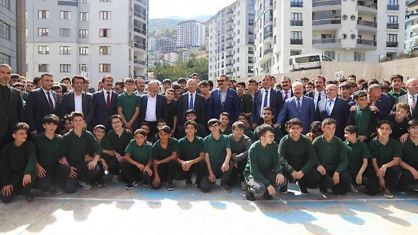 TOBB Başkanı Rifat Hisarcıklıoğlu Artvin'de okul açılışına katıldı