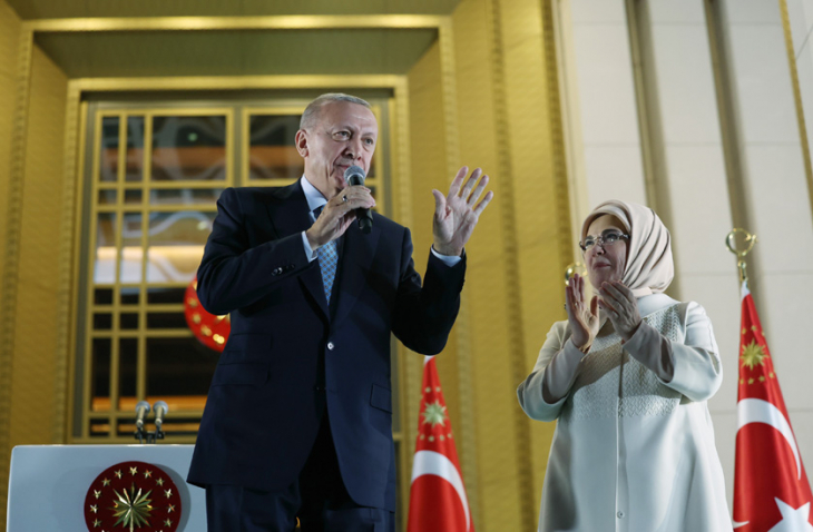 Erdoğan balkon konuşmasını Beştepe'de yaptı: Kazanan sadece biz değil kazanan Türkiye'dir